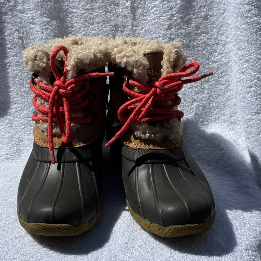 SPERRY waterproof rubber boots with collar faux furr